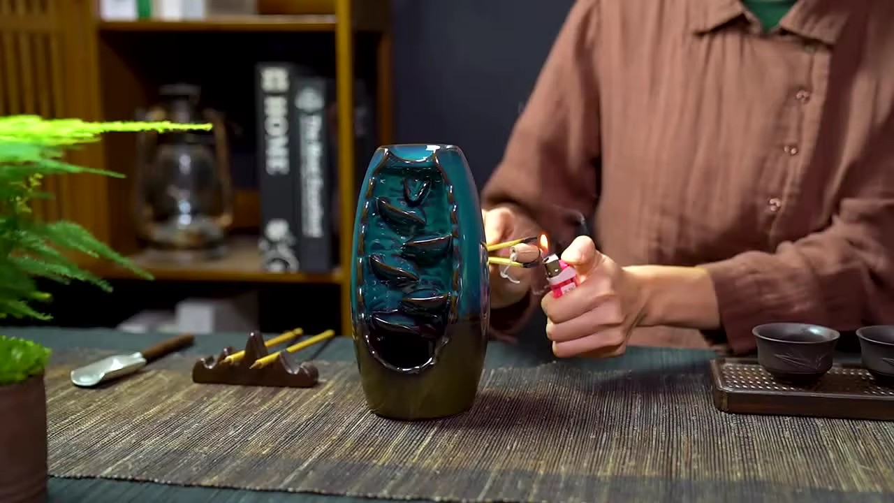 Scent, Space, Silence: The Serenaure Formula for a Balanced Living Room